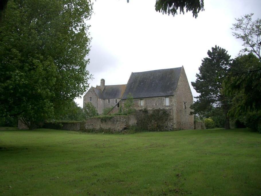 Le Chateau De Neuilly La Foret Villa Isigny-sur-Mer Exteriör bild